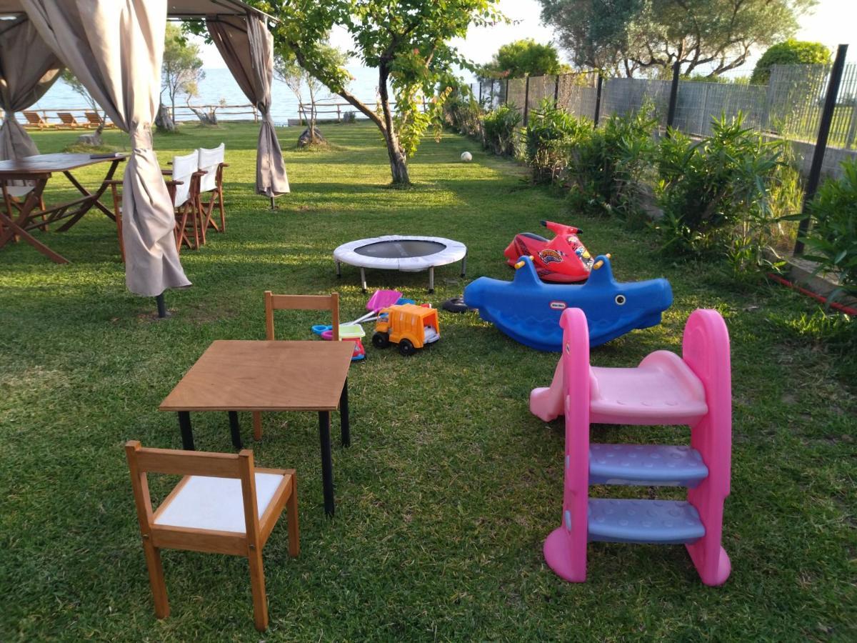 הוילה ניאה סקיוני Seaside House מראה חיצוני תמונה